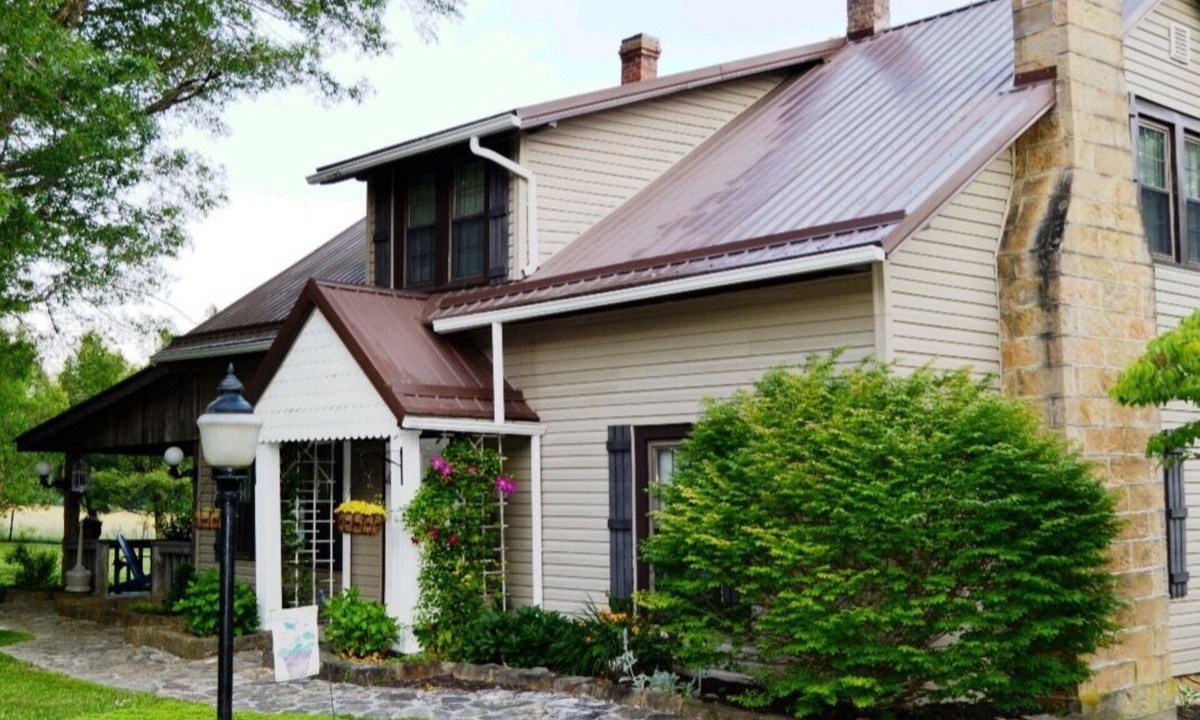 Lerona House | Renovated farmhouse - Mercer/Summer County