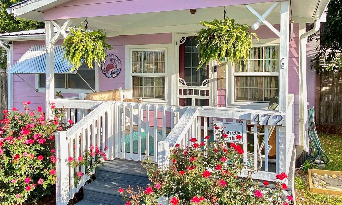 St. James Cottage | Renovated historic charmer close to the water with W/D & central AC