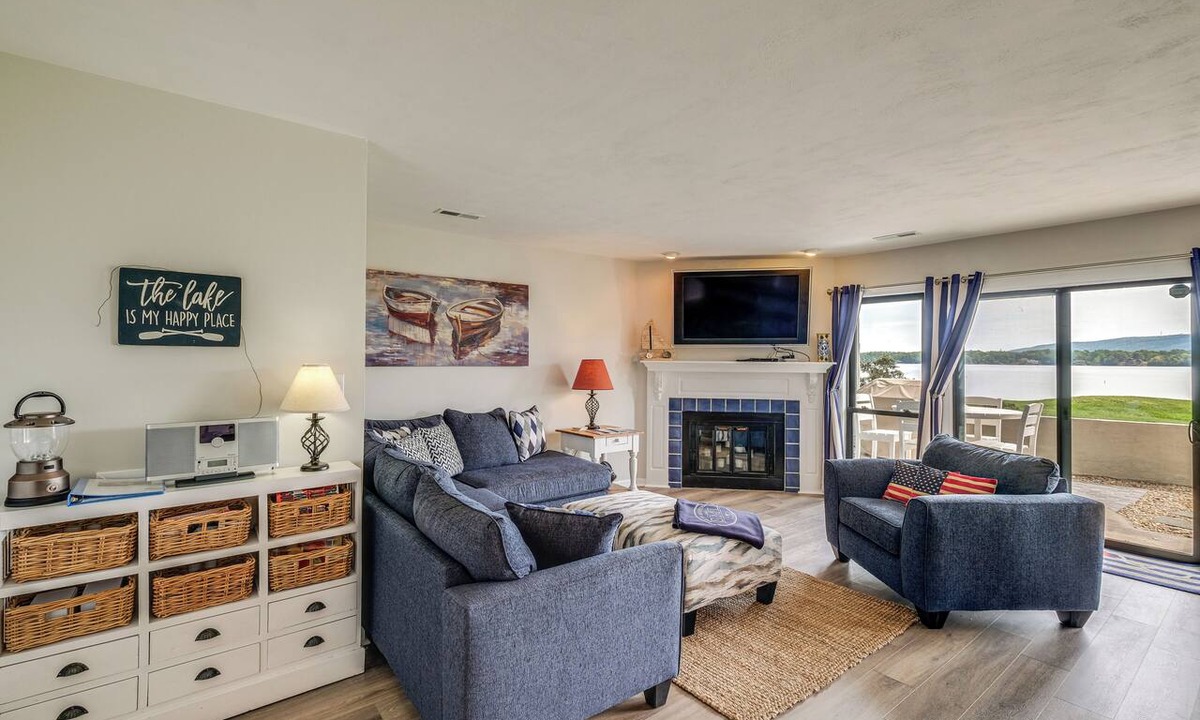 North Shore Condo | Resort Condo on Smith Mtn Lake: Linens Included!