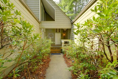 Sapphire Apartment | Resort Studio 1/2 Mi to Ski Sapphire Valley!