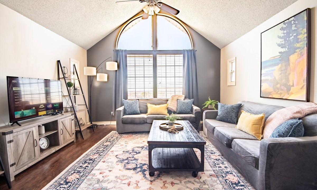 Five Points South Condo | Ridge Retreats Unit G- King Beds/Free Parking/Wifi