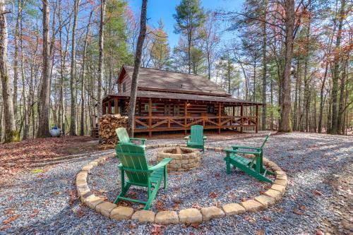 Dial House | Ridgetop Cabin in Blue Ridge! Wraparound Porch!