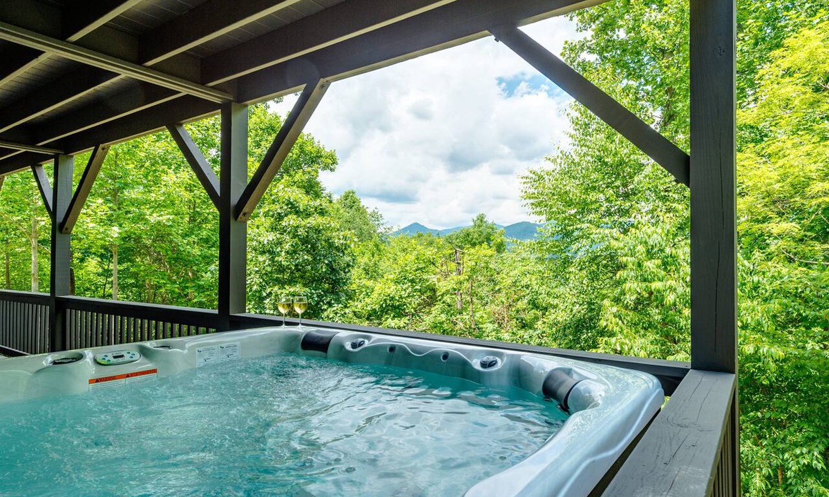 Burnsville Cabin | Ridgeview Lodge: Groups, Hot Tub, Arcade, Best Views with EV charger