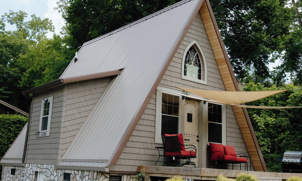 Elizabethton Cabin | Riv-A-Frame on the Doe River in Elizabethton, TN