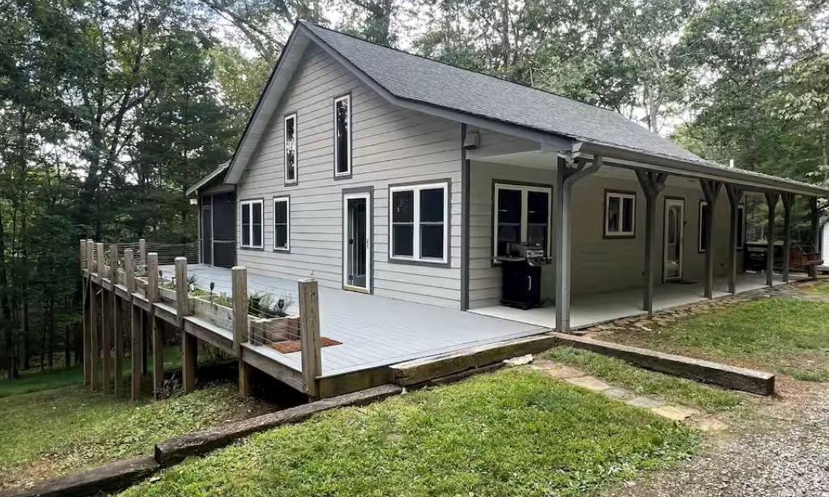Piney Creek Cabin | River Breeze Mountain Getaway