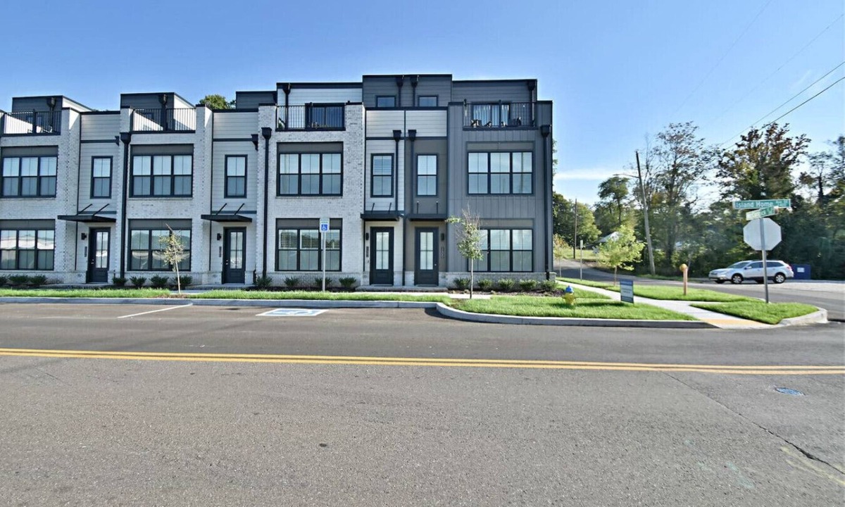 Knoxville Villa | River View - Walk to Sevier Ave - 9 min to Neyland
