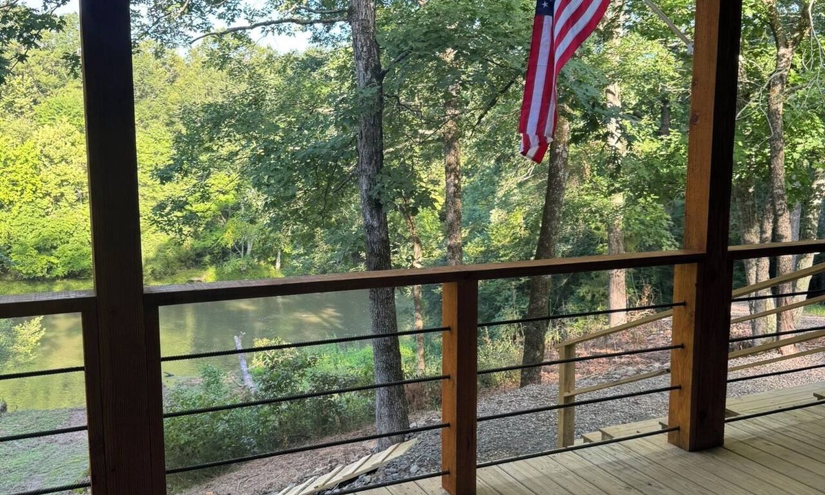 Murfreesboro Cabin | Riverfront Lodge Private River Access Outdoor Living Lake Greeson + Diamond Mine
