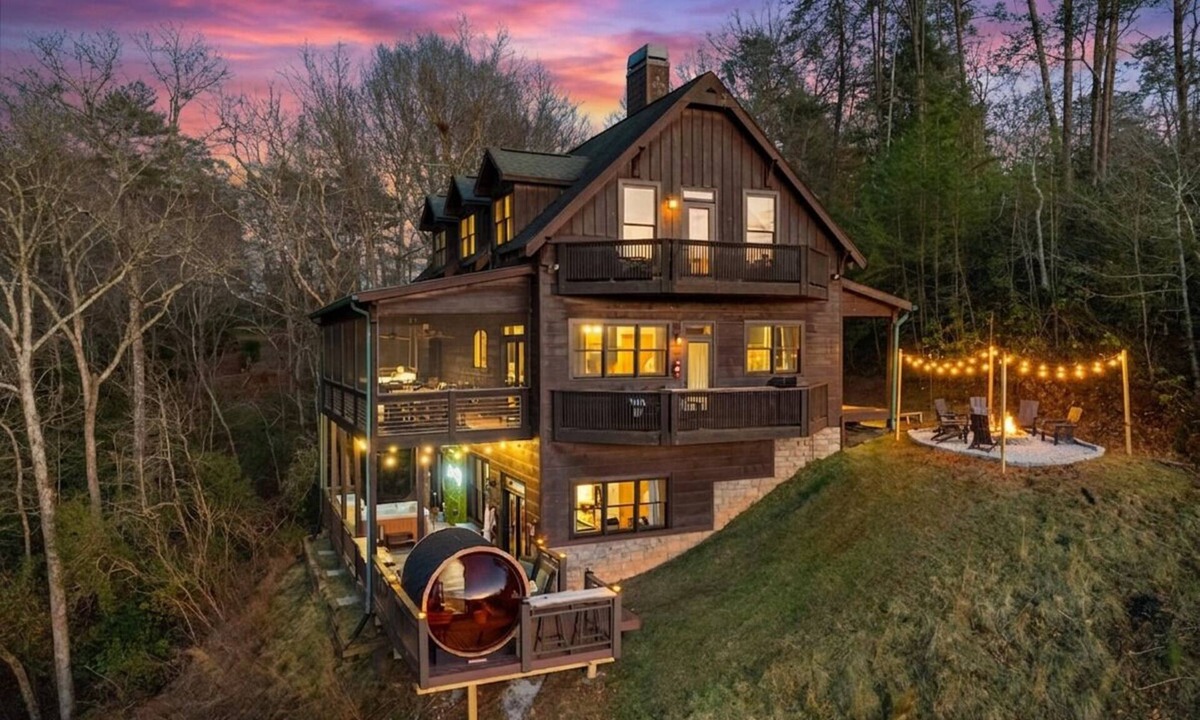 Blue Ridge Cabin | Riverfront & Mountain Views - Hot Tub, Sauna, Cold Plunge, Pickleball, Sleeps 16