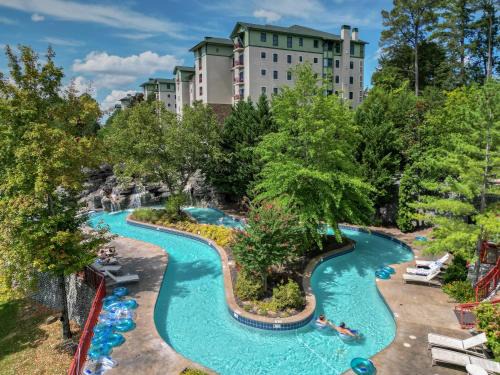 Pigeon Forge Hotel | RiverStone Condo Resort & Spa