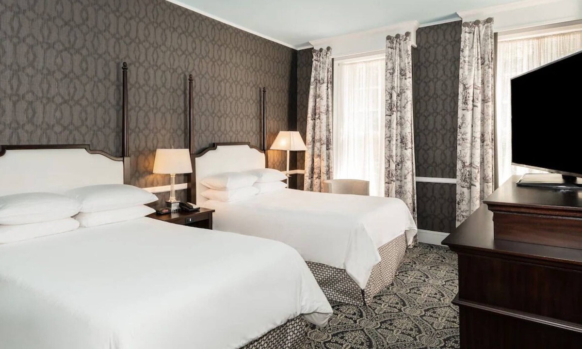 Historic District Hotel | Robert Johnson 2 Double Beds | Historic Inns | 0.8 miles to Cheston Avenue Wharf