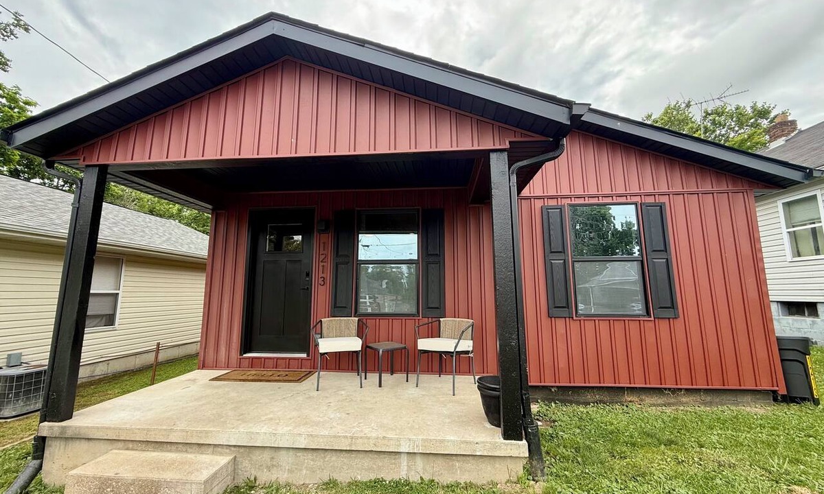 Crystal City House | Ruby Red Crystal House: 2BD/2BA Walk to Dining & Coffee, Minutes from Major Hwy