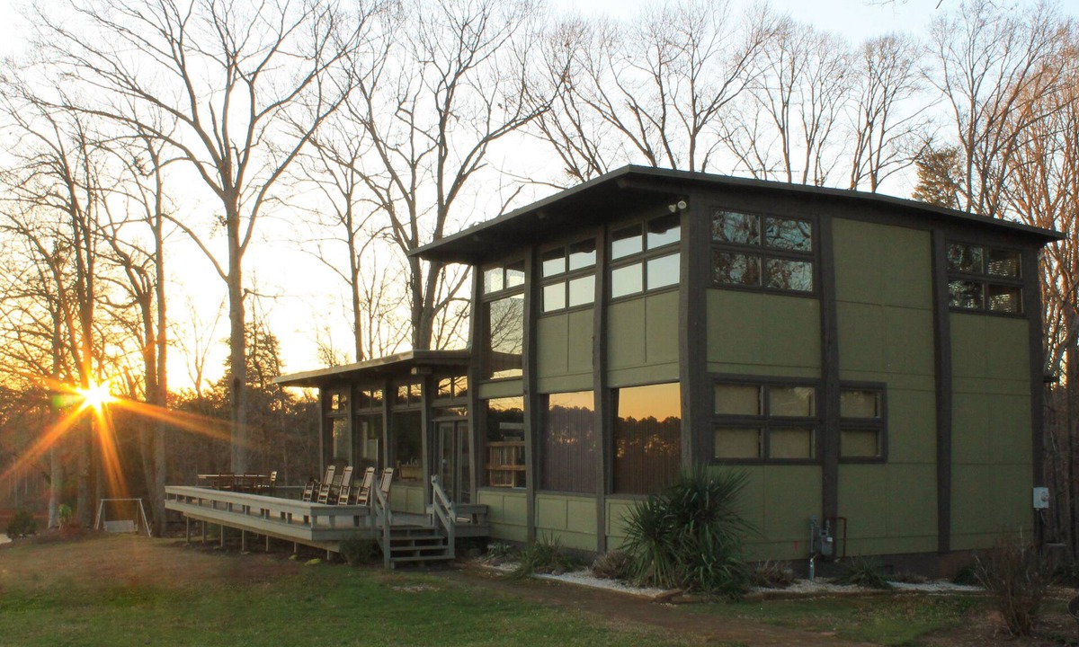 Anderson House | Rustic Charm on Lake Hartwell – Lakefront Retreat, Private Dock, Stunning Views