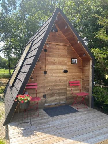 Allen County House | Rustic Comfort A-Frame with Outdoor Gathering Space in Humboldt, Kansas
