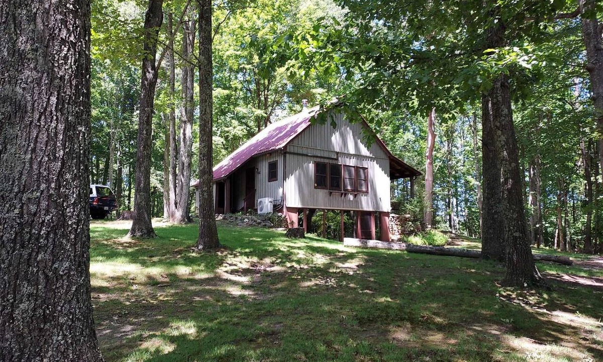Millboro Springs Cabin | Rustic mountain retreat in beautiful Millboro - enjoy the solitude of the woods.