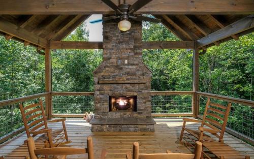 Sevierville Villa | Rustic Timber