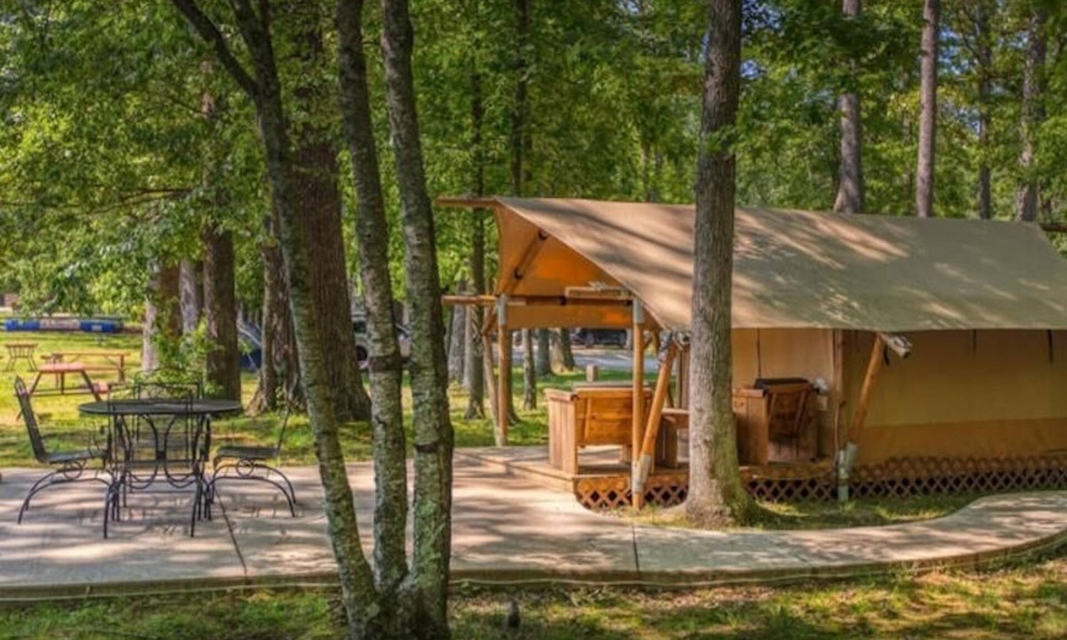 Manchester Cabin | Safari Tent - Unique Safari Tent with Comfy Furniture and a Full Bed!