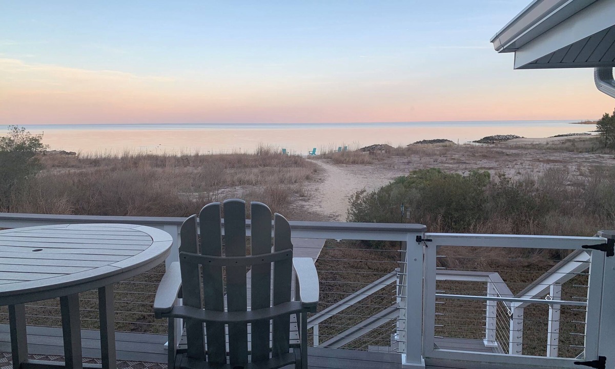 Gwynn House | Sand and Sun Beachfront Home on Chesapeake Bay - Gwynn’s Island, Mathews County