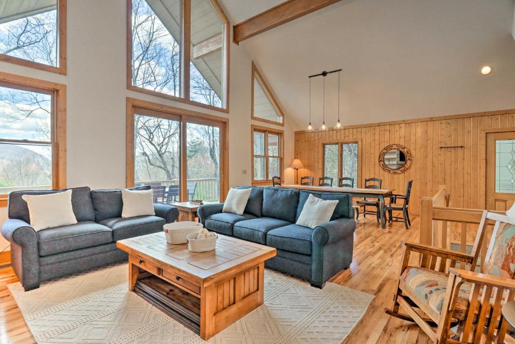 Sapphire House | Sapphire Retreat w/2 Decks, Views & Resort Access