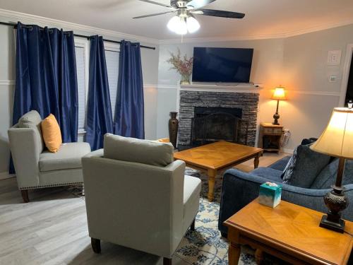 Cave Spring House | Scenic Mountain Views 4 Bedrooms 2 Bath Home