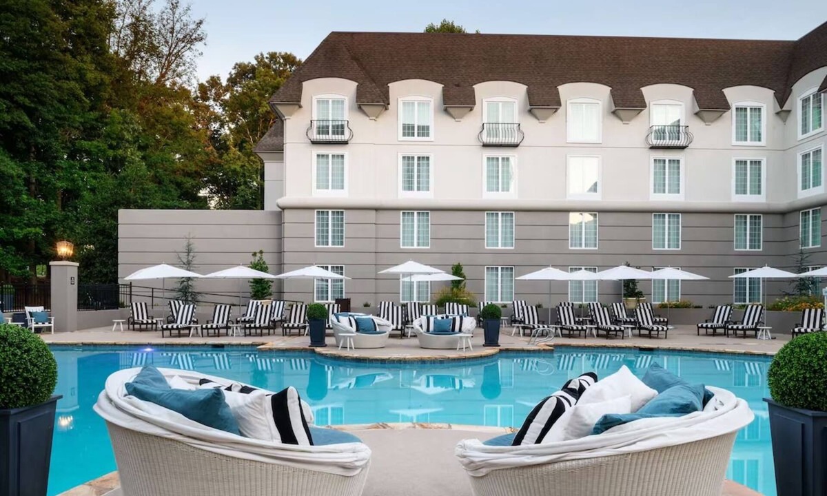 Braselton Hotel | Scenic Retreat: Three Upscale King Rooms Near Vineyards