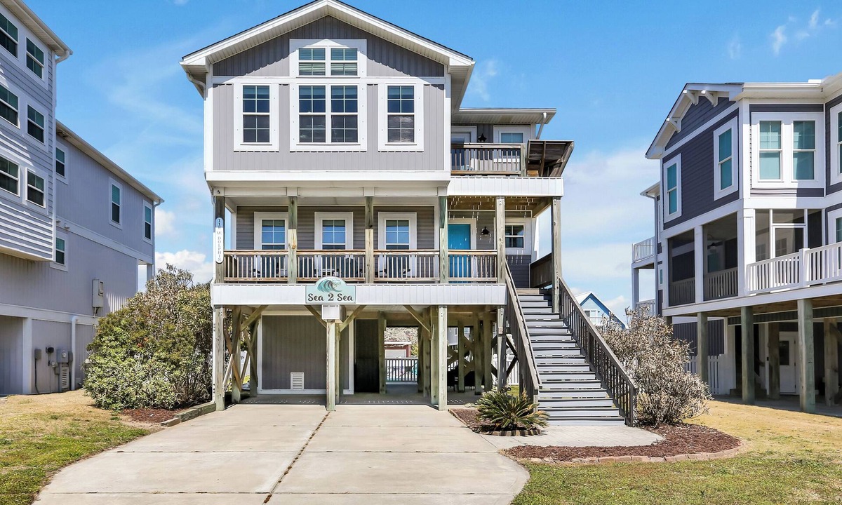 Long Beach House | Sea 2 Sea - 4 Bdrm w/Pool and New Patio - 1 Minute Walk to Beach