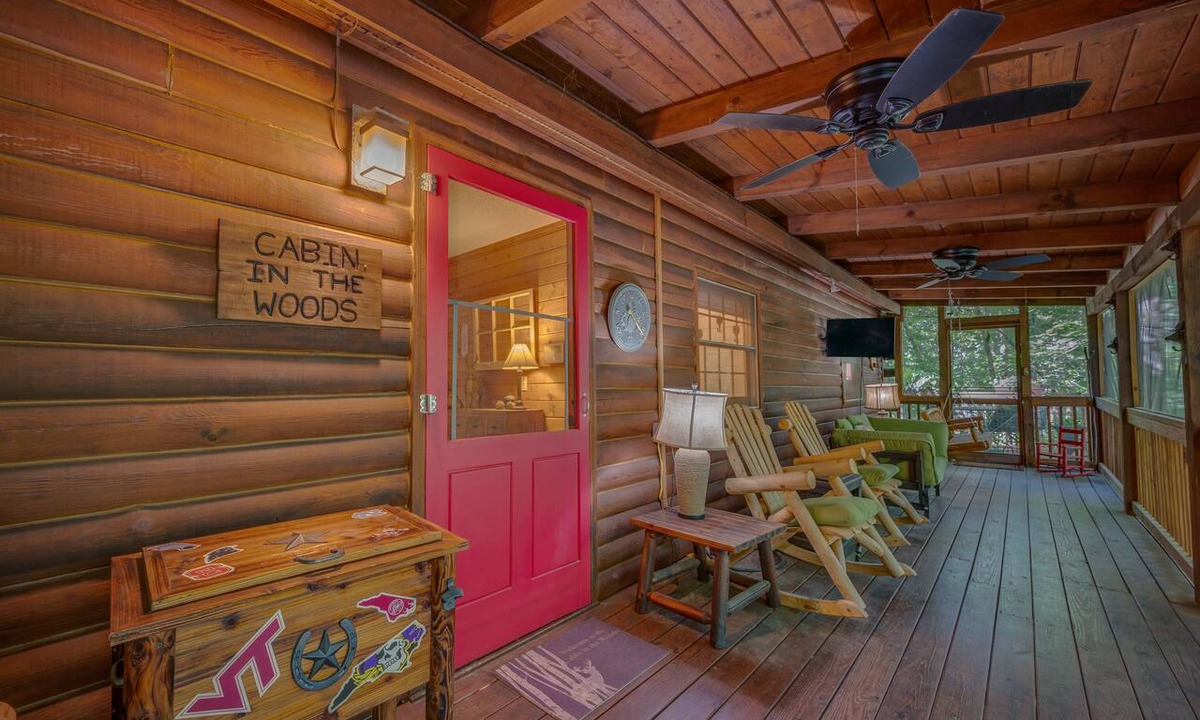 Lake Lure Cabin | Secluded Lake Lure Cabin-Dogs OK-Resort Access