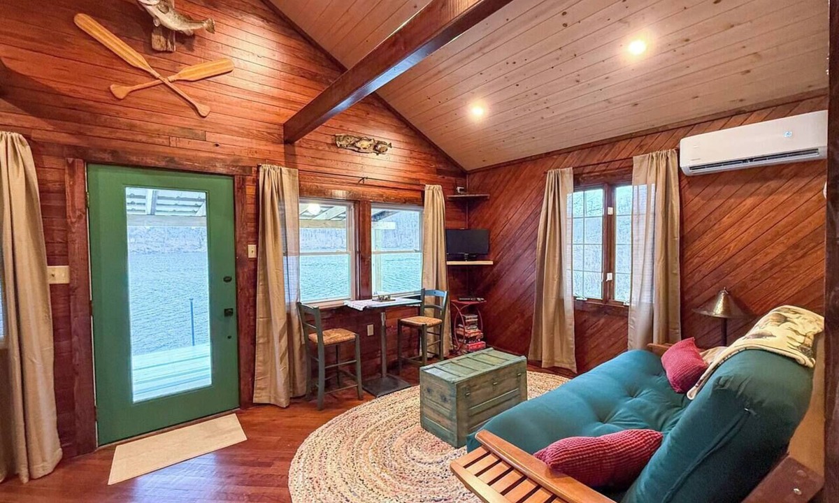 Brookport House | Secluded Lakefront Cabin with Hot Tub - Near Shawnee