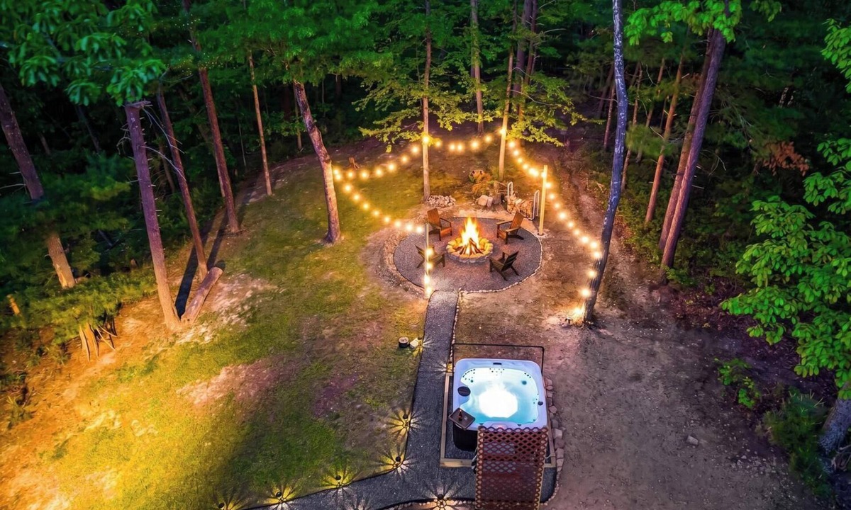 Bergton Cabin | Secluded Mountain Cabin w/Hot Tub, Fire Pit, + Game Loft Near Bryce Resort