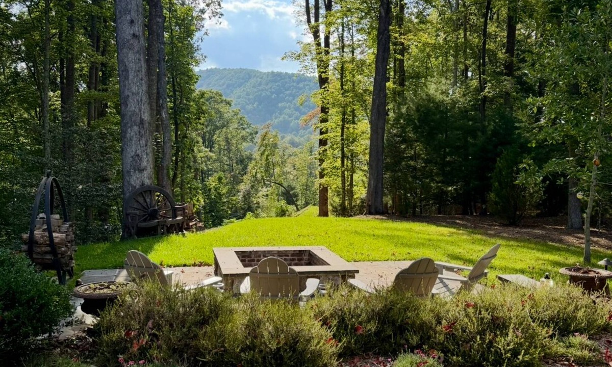 Saluda House | Serene and Peaceful Mountain Escape