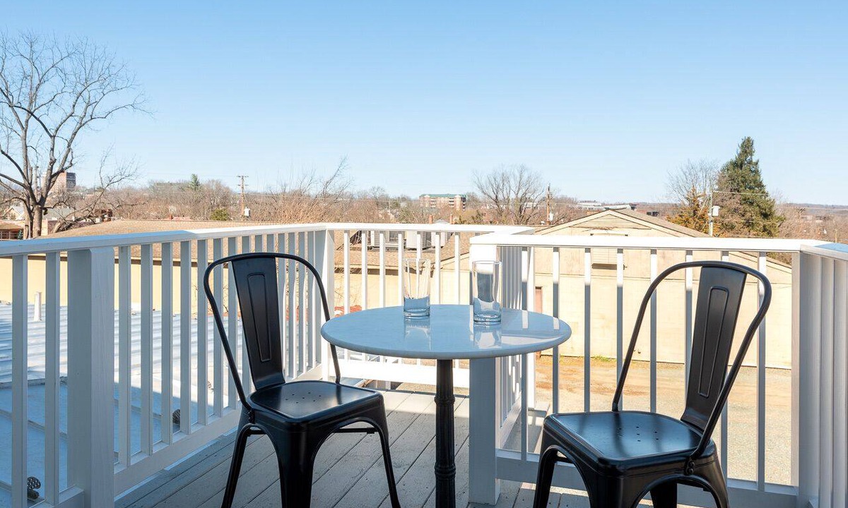 Martha Jefferson Apartment | Service Station Apartment | Ideal Extended Stay in the Heart of Downtown Belmont