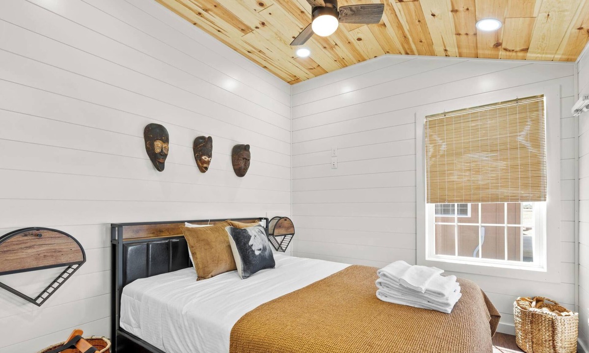 Williamstown Cabin | Seven Neighboring Cabins at Eden Reserve