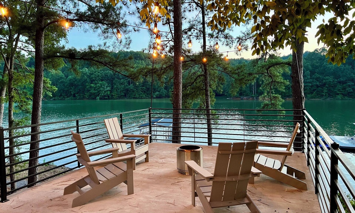 Crane Hill Cottage | Shady Pine Landing - Renovated Cottage at Smith Lake, Crane Hill