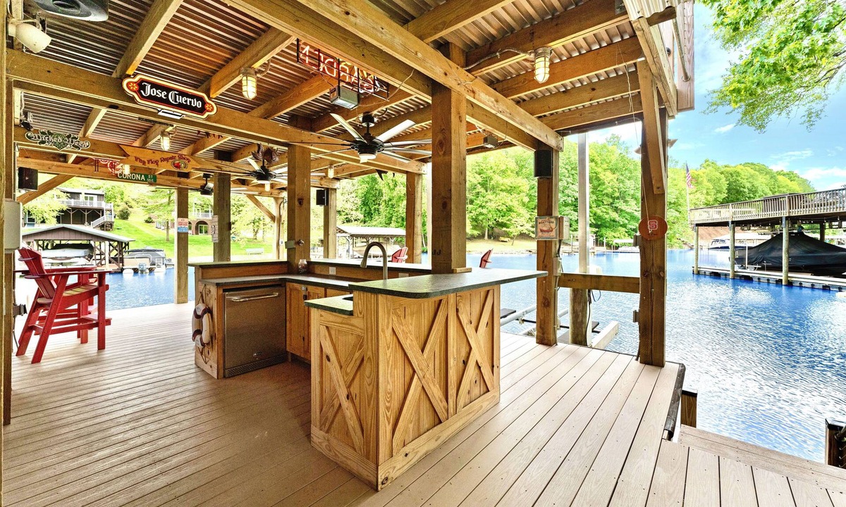 Barium Springs House | Shady Shoals - Lakefront; Quiet Cove; Huge Dock; Pool Table; Walk to State park