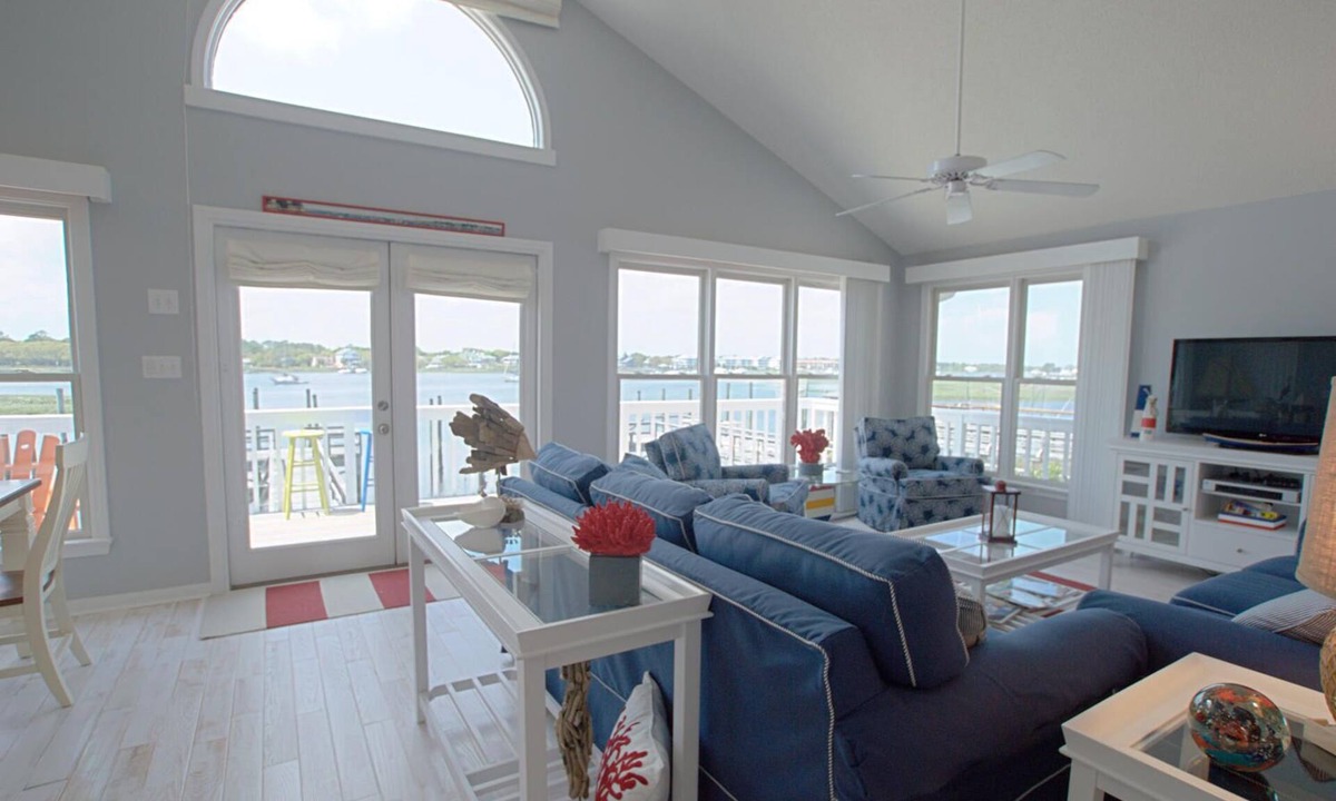 North Carolina Coast House | 🚢Ship Faced: Canal front w/Private Boat Dock, Multiple Decks🚢