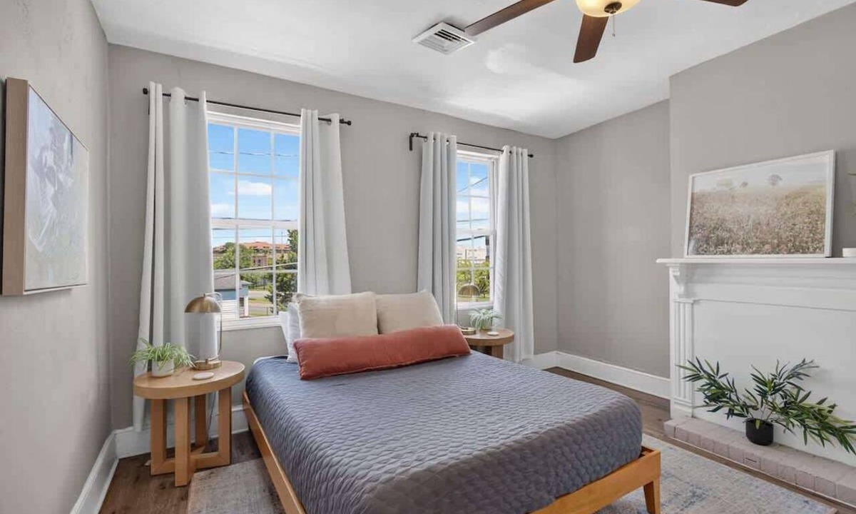 Portsmouth Apartment | Shipside Suite~Fast WI-FI, Backyard Oasis, Family