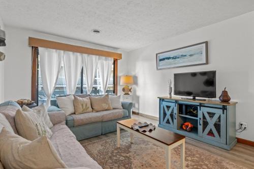 Myrtle Beach Apartment | Shipwatch I 224A