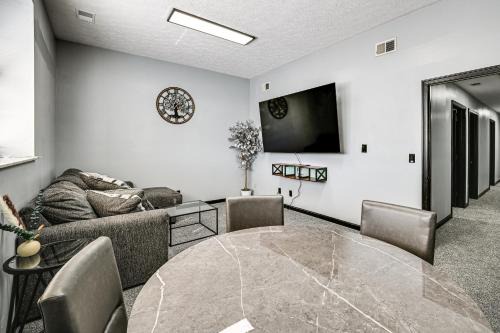 Parkersburg House | Shop & Stroll! Central Parkersburg Stay Near Dtwn