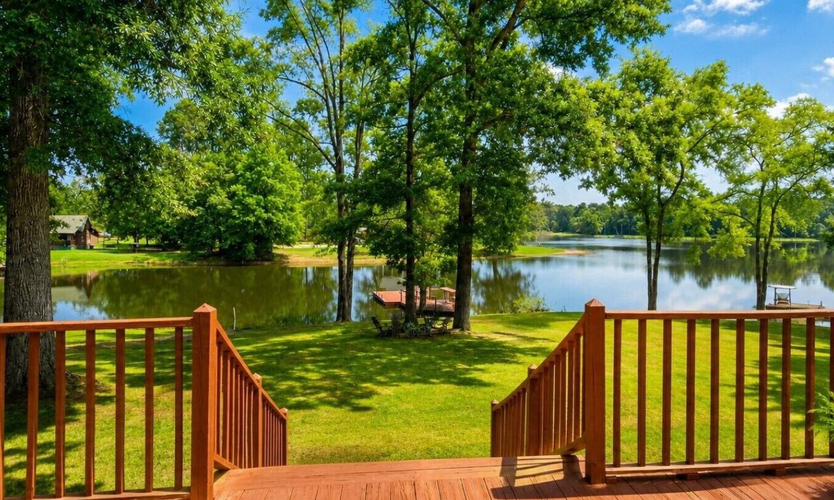 Saluda House | Simple Blessings | A View in Every Room | Sleeps 6