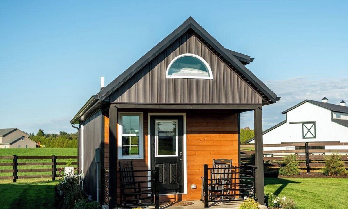 Shipshewana House | Simple Serenity Loft | Tiny Home #6 in Amish Country!