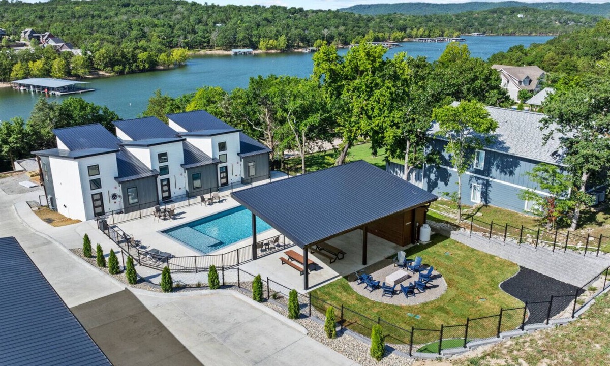 Kimberling City Villa | Sleeps 20|On Table Rock Lake + Pool + Arcade