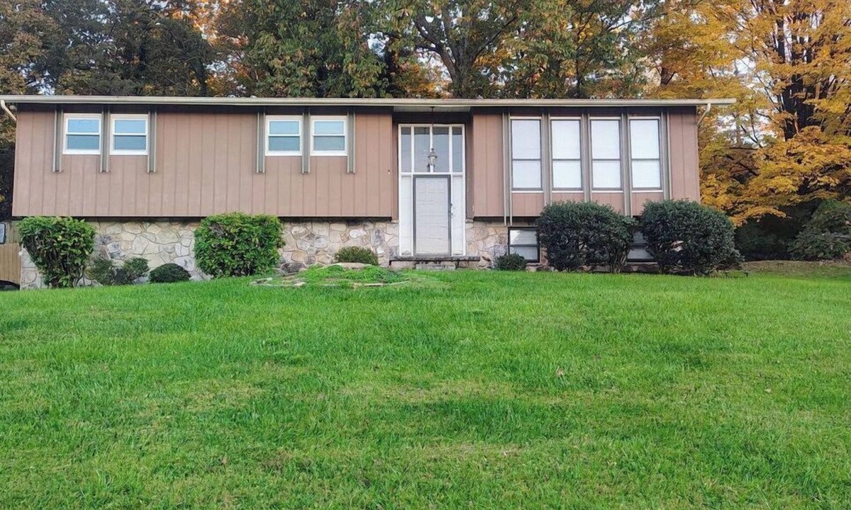 Knoxville House | Smoky Top Manor! Private 3BR Retreat Minutes from Knoxville Attractions