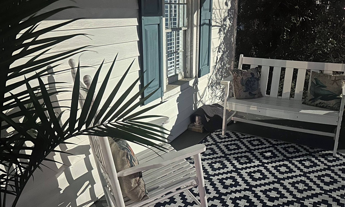 Morehead City House | So dang cute and only 3 blocks to Front Street!