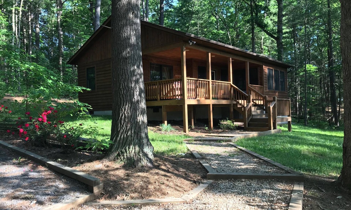 Rileyville Cabin | "Solitude" Secluded 1 BR Cabin Nestled in the Woods w/Hot Tub near Luray, VA.