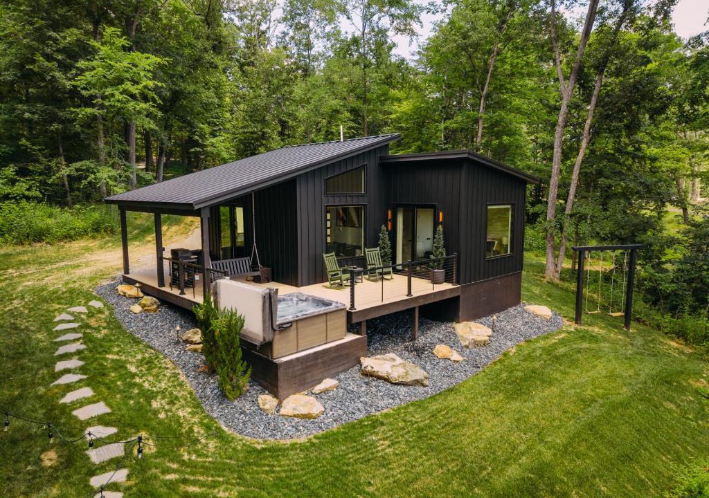Shoals House | Solo or Couple's Hot Tub Retreat