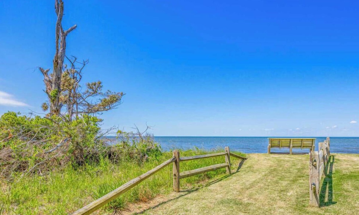 Rodanthe House | Soundside Dog Friendly Home w/Hot Tub, Easy Windsports Access, Beach Nearby