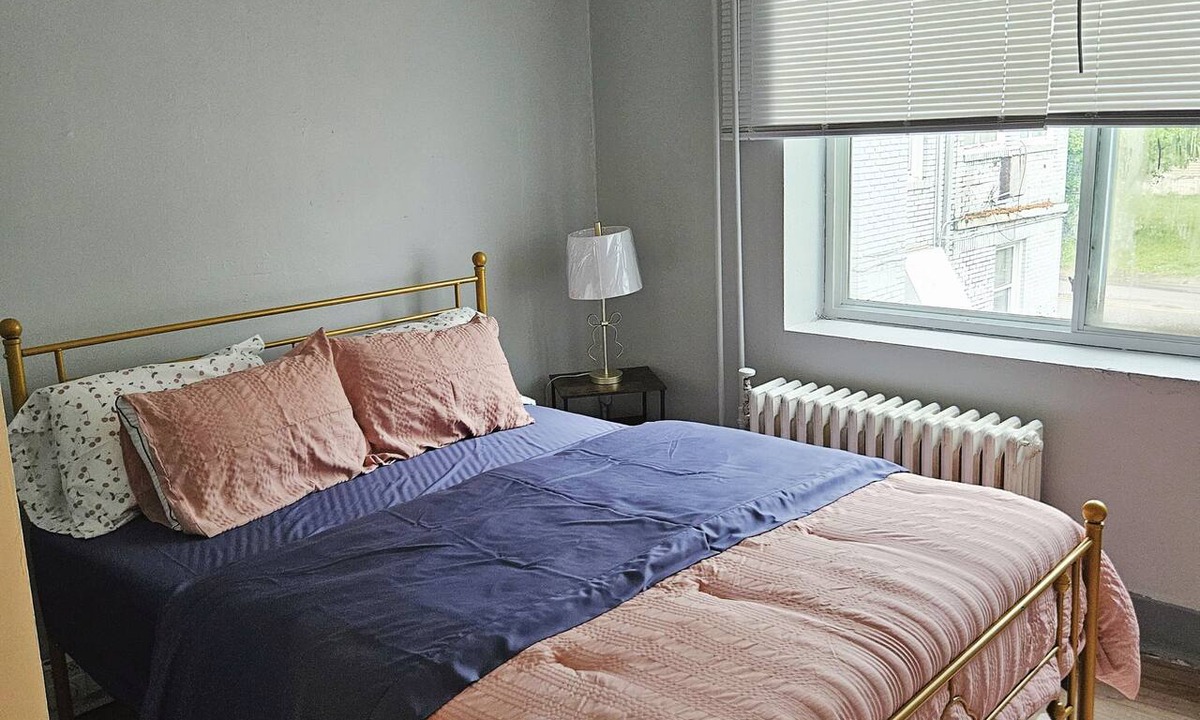 Eden Apartment | Spacious 1 bedroom apartment with 2 queen bed in charming Eden