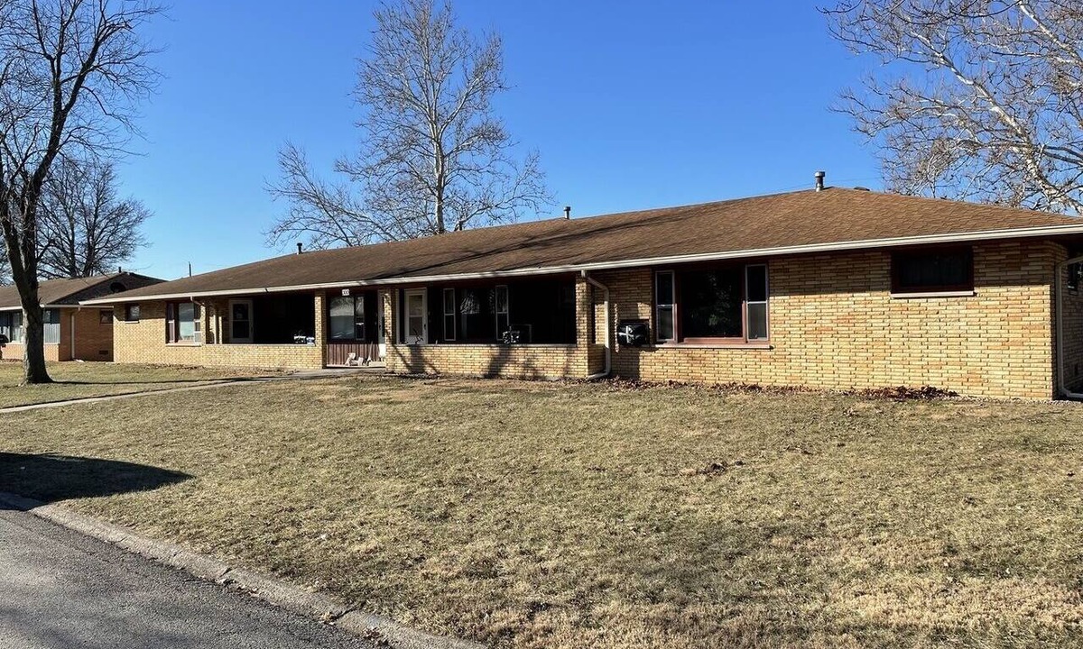 Thomasboro Apartment | Spacious 2 bedroom apartment