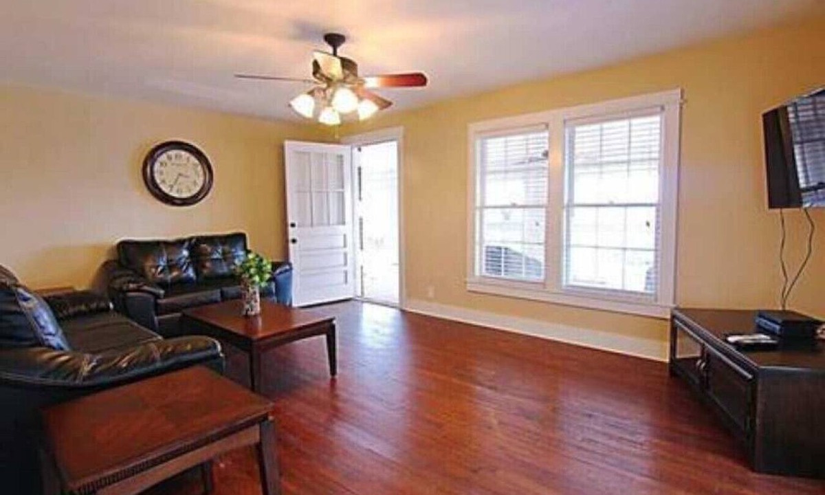 Florence Condo | Spacious 2BR Condo Near Wilson Park & Live music