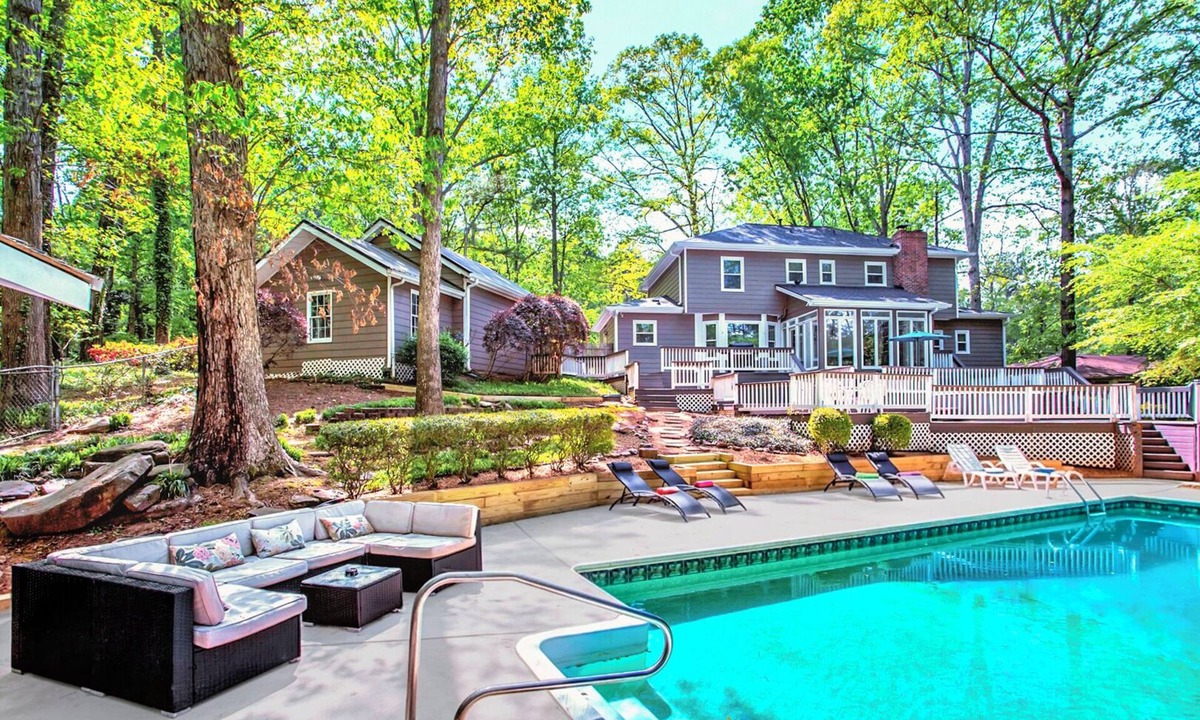 Lilburn House | Spacious 3-level Fun House Pool HotTub Theater GameRoom BBQ