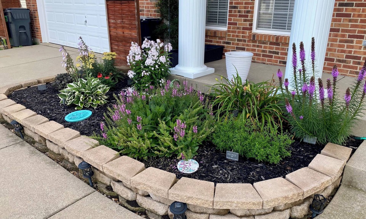 Fairview Heights House | Spacious 4-bedroom house in safe and quiet Fairview Heights, IL with AC & yards!